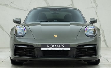 Porsche 911 Carrera (992) 3