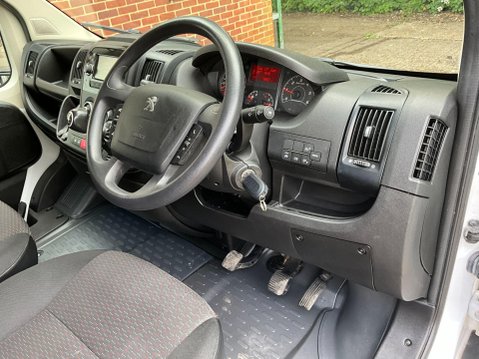 Peugeot Boxer 2.2 BlueHDi 435 Professional L4 H2 Euro 6 (s/s) 5dr 11