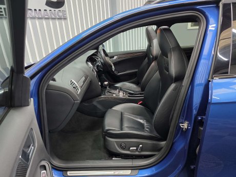 Audi RS4 4.2 FSI V8 Estate 5dr Petrol S Tronic quattro Euro 5 (450 ps) 25