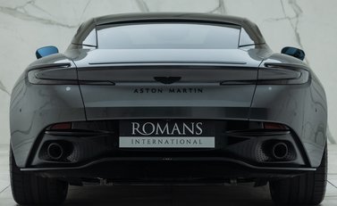 Aston Martin DB12 V8 8