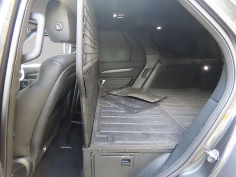 Land Rover Discovery 3.0 SD V6 HSE Auto 4WD Euro 6 (s/s) 5dr 16