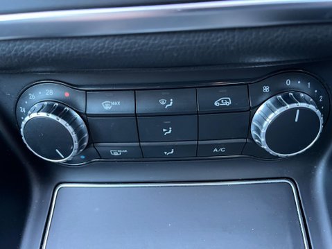 Mercedes-Benz GLA 1.6 GLA180 Urban Edition Euro 6 (s/s) 5dr 13