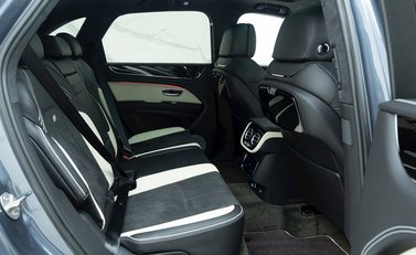 Bentley Bentayga V8 S 15