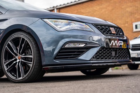 SEAT Leon 2.0 Leon Cupra Luxury 290 TSi Semi-Auto 5dr 24