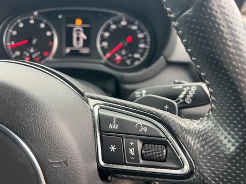 Audi A1 1.4 TFSI Black Edition S Tronic Euro 5 3dr 21