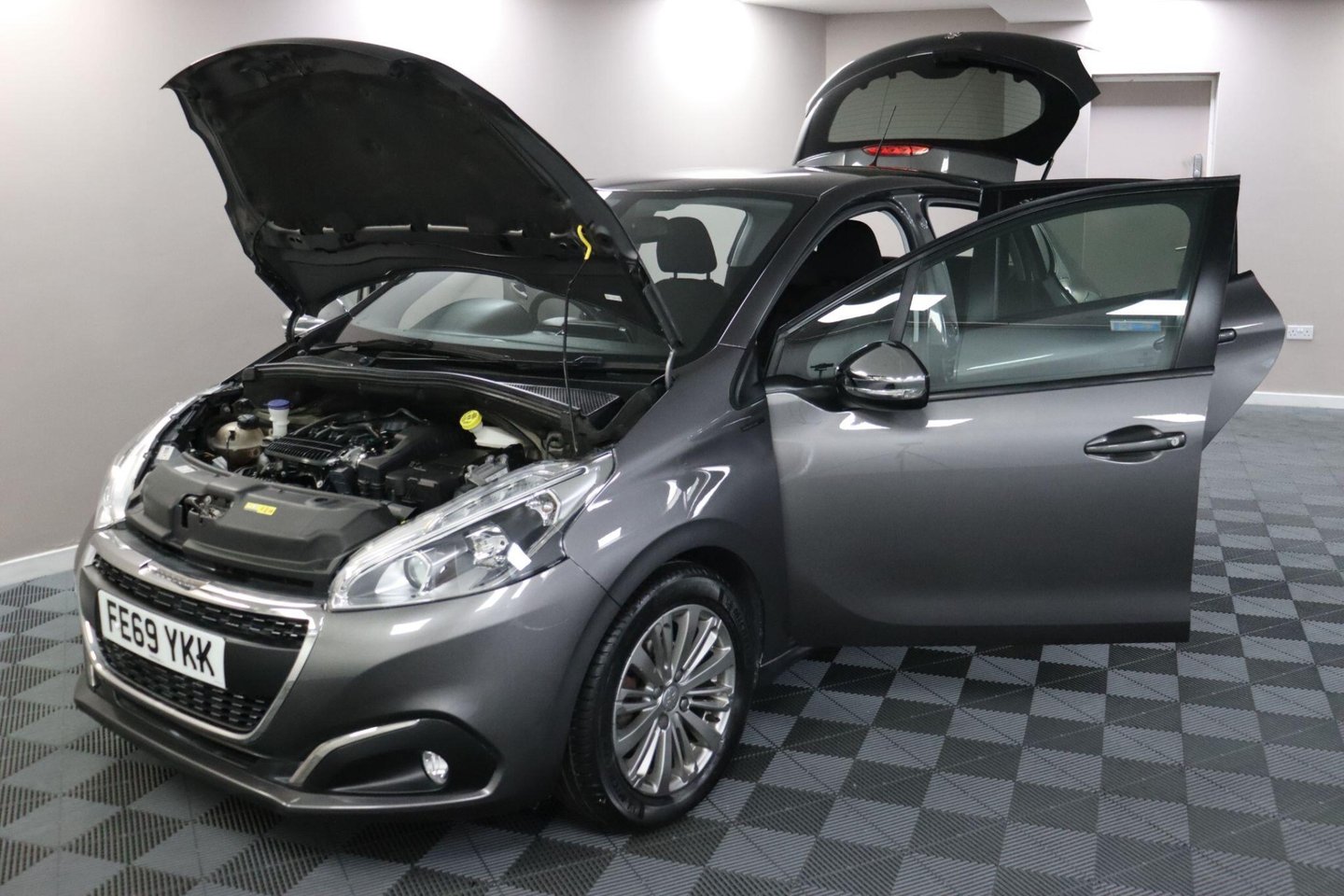 2019 Peugeot 208 — image 13
