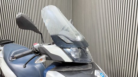 Piaggio MP3 YOURBAN LT 300 RIDE ON A CAR LICENCE TRIKE BIKE PROJECT 18