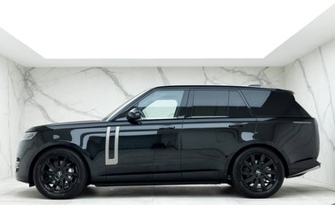 Land Rover Range Rover D300 SE 2