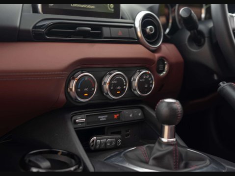 Mazda MX-5 2.0 MX-5 RF Sport Nav 2dr 27