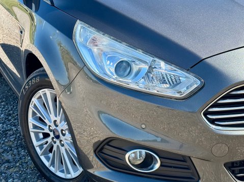 Ford S-Max ZETEC TDCI 11