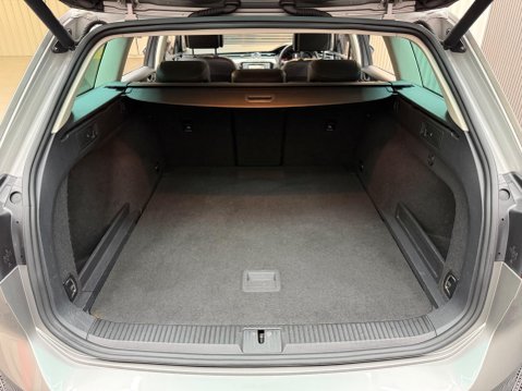 Volkswagen Passat 2.0 TDI BlueMotion Tech GT Euro 6 (s/s) 5dr 55