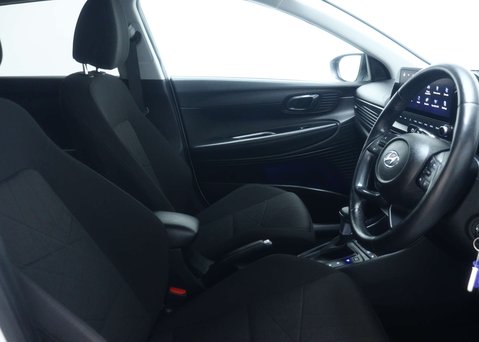 Hyundai BAYON 1.0 T-GDi MHEV Premium SUV 5dr Petrol Hybrid DCT Euro 6 (s/s) (100 ps) 44