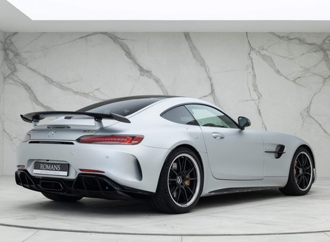 Mercedes-Benz AMG GT R Premium 3