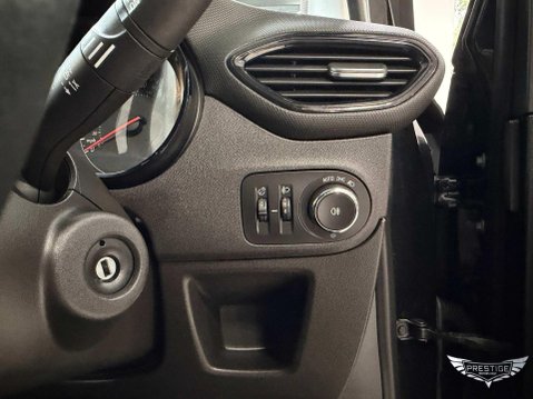 Vauxhall Crossland 1.2 Design SUV 5dr Petrol Manual Euro 6 (s/s) (83 ps) 55