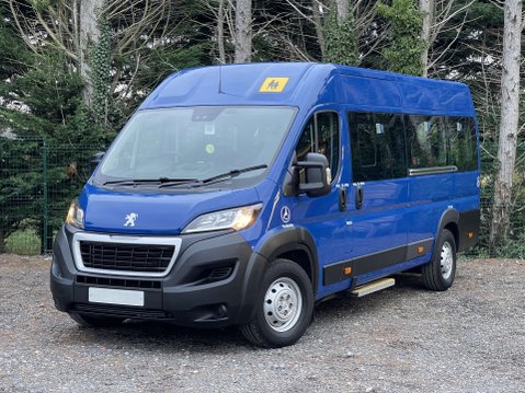 Peugeot Boxer 440 L4H2 17 SEAT NON-D1 Lightweight minibus with full ramp and sensors 1