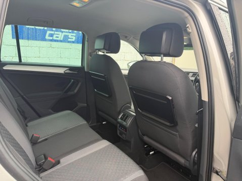 Volkswagen Tiguan 2.0 TDI SE Navigation DSG 4Motion Euro 6 (s/s) 5dr 47