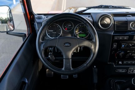 Land Rover Defender 110 Adventure 18