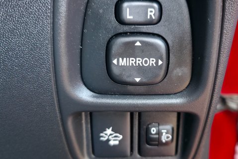 Toyota Aygo 1.0 VVT-I X-PLAY TSS LOOK! JUST 27000 MILES! LOW INSURANCE! 23