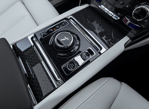 Rolls-Royce Cullinan Series II BLACK BADGE 29