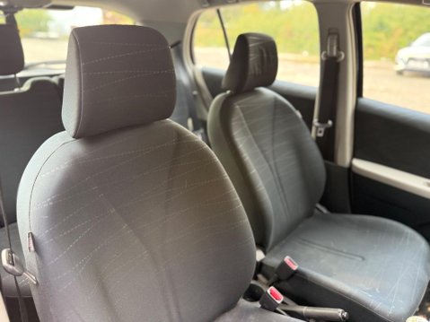 Toyota Yaris 1.0 VVT-i TR 5dr 13