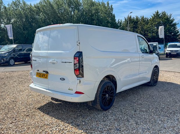 Ford Transit Custom SWB L1H1 Low Roof Limited 280 Air Con Alloys Cam Sensors EURO 6 6
