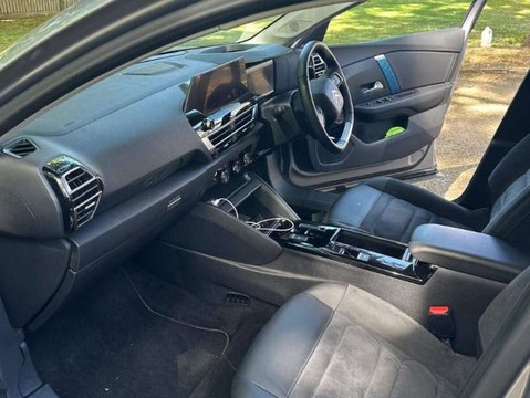 Citroen C4 X e-C4 X Shine + 4dr 3
