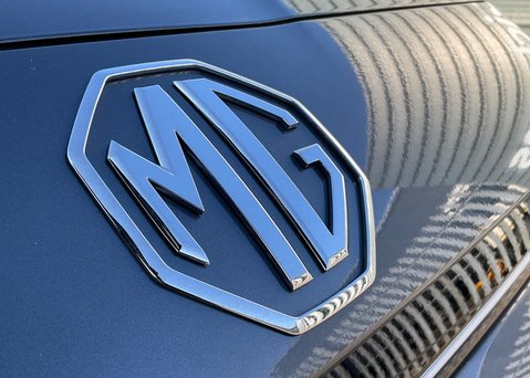 MG HS 1.5 T-GDI SE 4