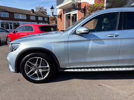 Mercedes-Benz GLC 2.1 GLC220d AMG Line (Premium) Diesel G-Tronic 4MATIC Euro 6 (s/s) (170ps) 5