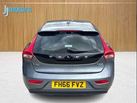 Volvo V40 1.5 T2 Inscription Hatchback 5dr Petrol Auto Euro 6 (s/s) (122 ps) 11