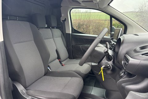 Vauxhall Combo L2H1 2300 100ps Pro Panel Van - Sat Nav / Rear Camera 4