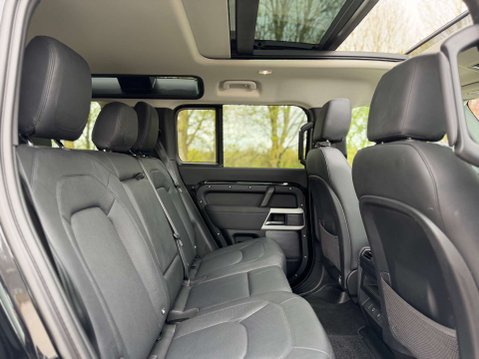 Land Rover Defender 3.0 Defender XS Edition D MHEV A 4WD 5dr 29