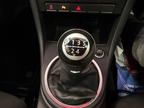 Volkswagen Beetle 2.0 TDI BlueMotion Tech Design Euro 6 (s/s) 3dr 10