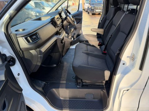 Renault Trafic 2.0 dCi Blue LL30 Business Panel Van 5dr Diesel Manual L2 H1 Euro 6 (s/s) ( 49