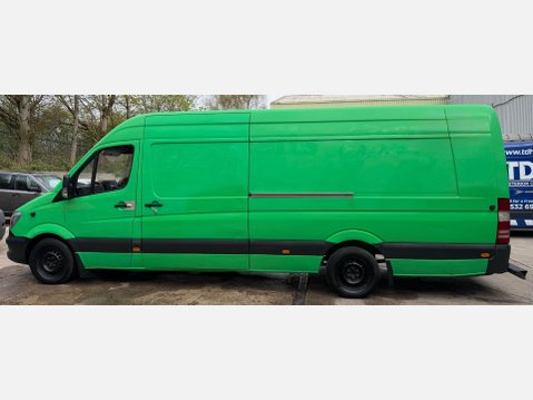 Mercedes-Benz Sprinter 2.1 313 CDi BlueEFFICIENCY Panel Van 4dr Diesel 7G-Tronic RWD L4 H3 (197 g/ 17