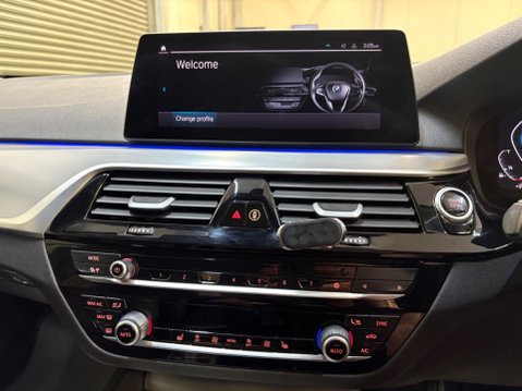 BMW 5 Series 2.0 530e 12kWh SE Auto Euro 6 (s/s) 4dr (17in Alloy) 23