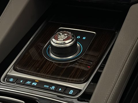 Jaguar F-Pace PORTFOLIO AWD 17