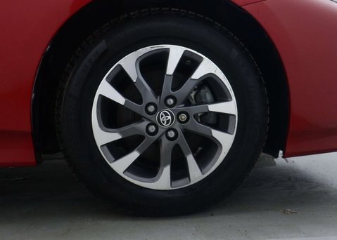 Toyota Prius 1.8 VVT 8.8kWh Business Edition Plus Hatchback 5dr Petrol Plug-in Hybrid CV 15