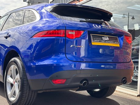 Jaguar F-Pace 2.0 P250i Portfolio SUV 5dr Petrol Auto AWD Euro 6 (s/s) (250 ps) 18