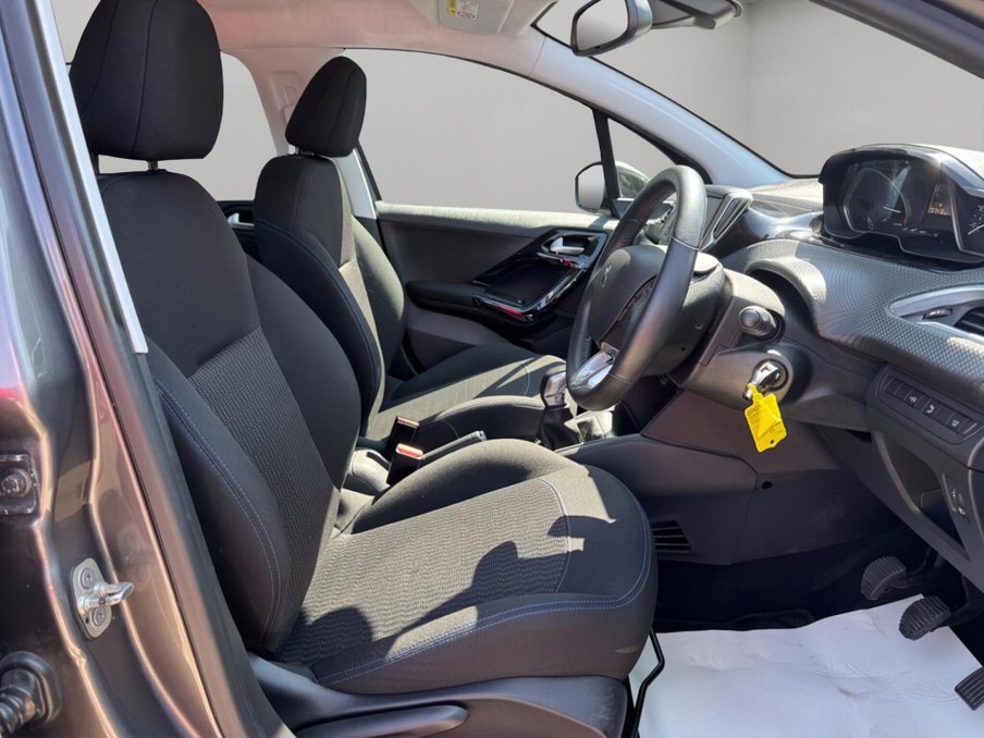 2018 Peugeot 208 — image 10