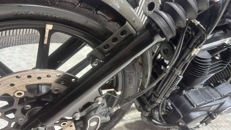 Harley-Davidson Sportster 883 XL883N IRON 2019 ONLY 5K STAGE 1 CUSTOM CRUISER BIKE 32