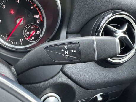 Mercedes-Benz CLA Class 2.1 CLA 220 WhiteArt D Auto 5dr 16