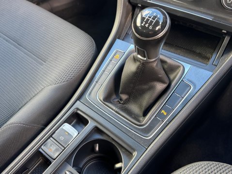 Volkswagen Golf 2.0 TDI BlueMotion Tech SE Euro 6 (s/s) 5dr 19