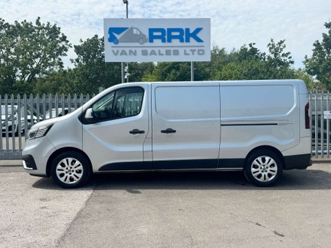 Renault Trafic 2.0 dCi Blue LL30 Sport Panel Van 5dr Diesel Manual L2 H1 Euro 6 (s/s) (130 5
