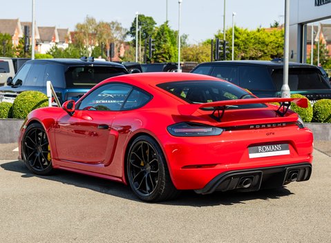 Porsche Cayman GT4 (718) 4