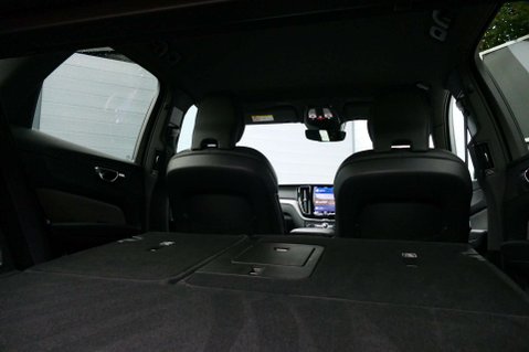 Volvo XC60 2.0 XC60 R-Design B4 MHEV AWD Auto 4WD 5dr 20