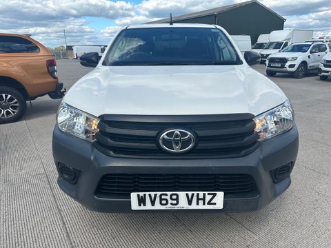 Toyota Hilux ACTIVE 4WD D-4D DCB 2