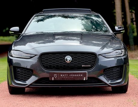 Jaguar XE R-DYNAMIC HSE BLACK 22