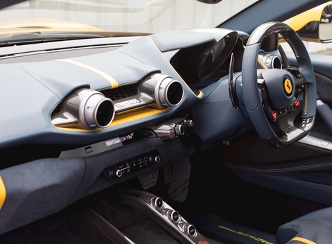 Ferrari 812 Superfast 16