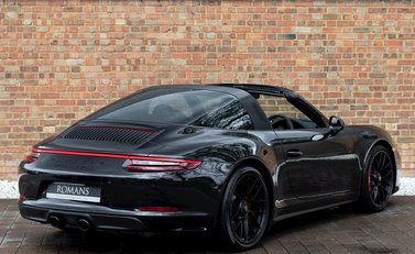 Porsche 911 Targa 4 GTS (991.2) 7