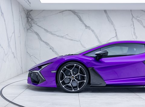 Lamborghini Revuelto 37
